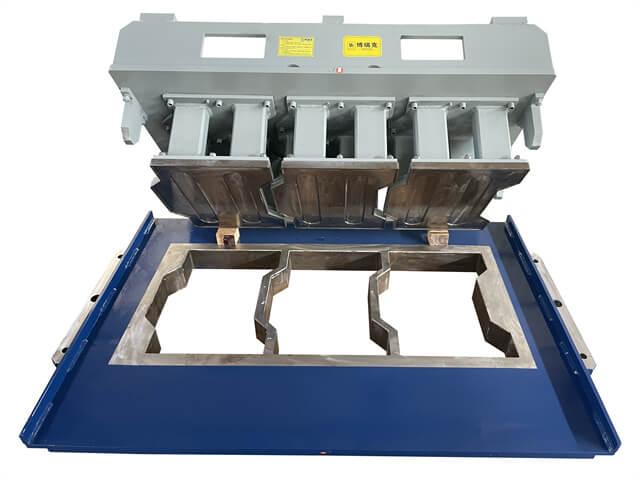 Interlocking paver mould