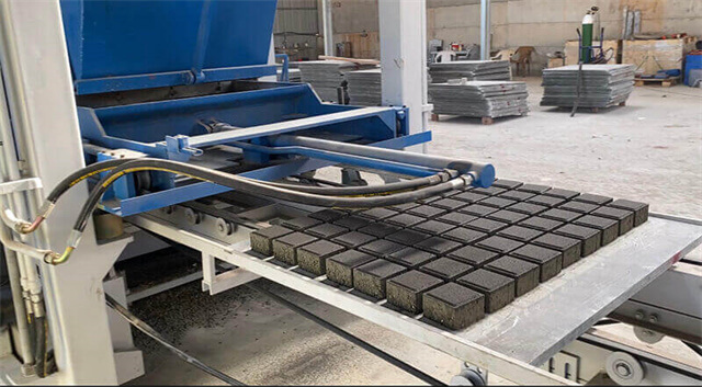 Square shape paver made by QT10-15 block machine.jpg