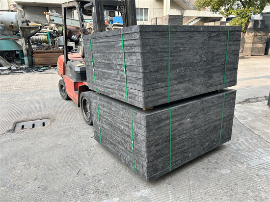 GMT Pallet transferring by Forklift.jpg