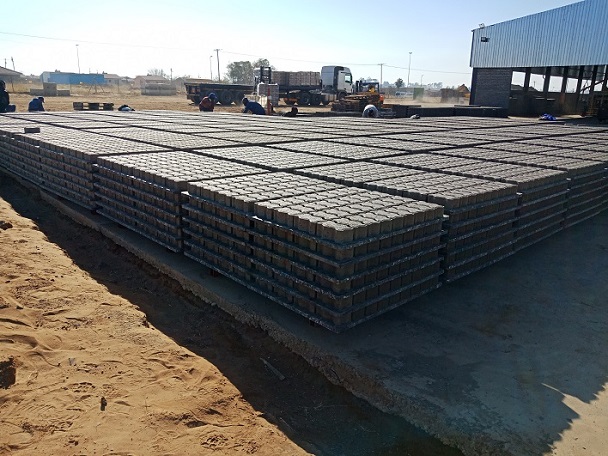 GMT Pallet for interlocking paver production.JPG